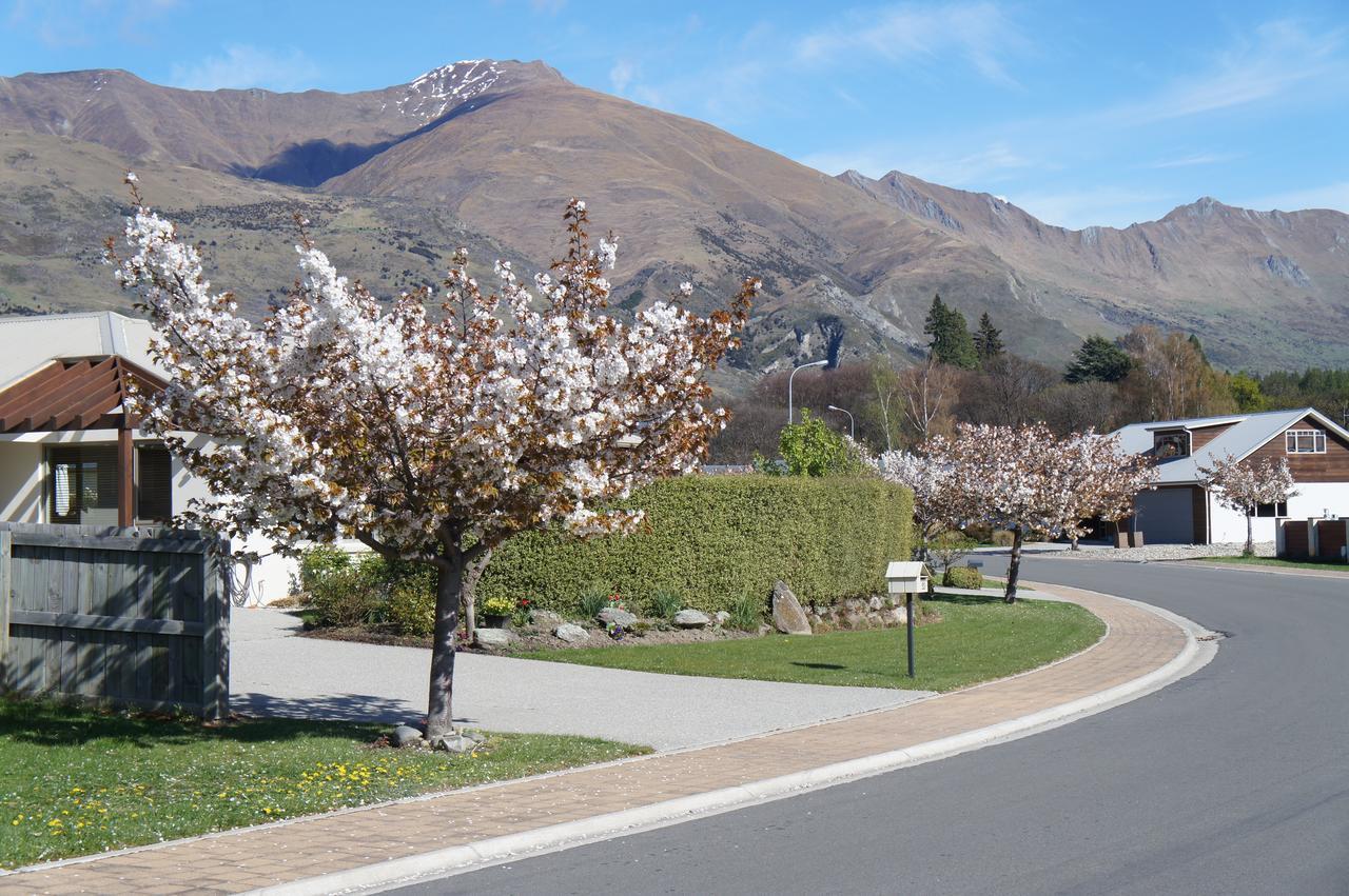 Joan'S @ 21 Apartment Wanaka Exterior photo